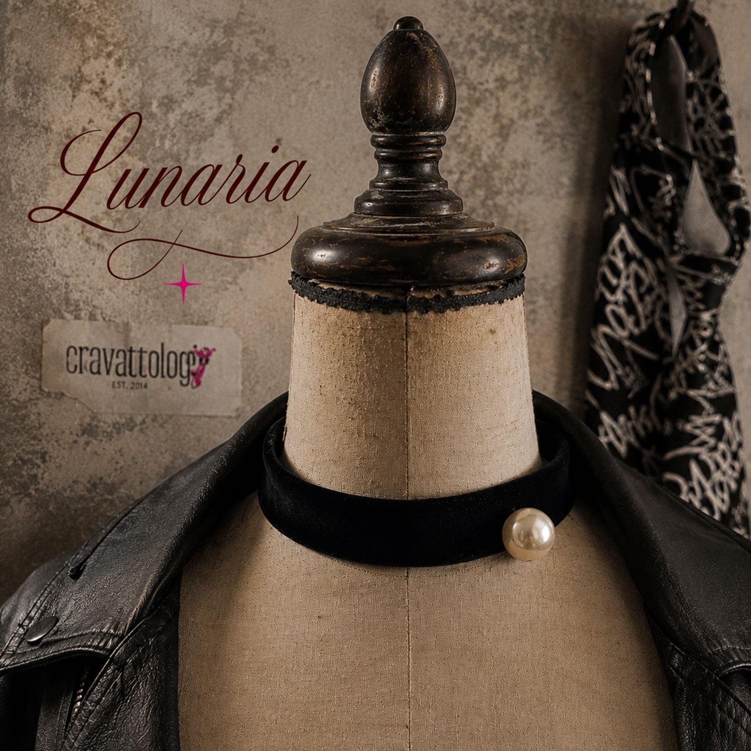 Lunaria, Jewelry Necklace with a Vintage Pearl